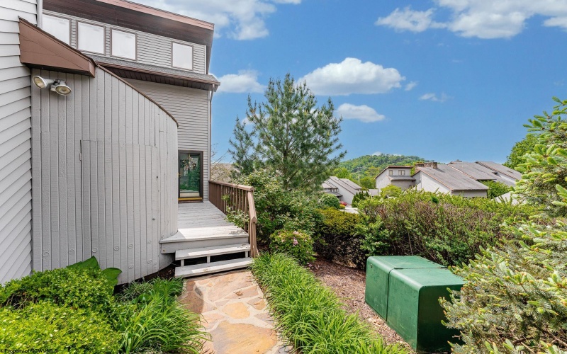 405 Lakeview Estates, Morgantown, West Virginia 26508, 2 Bedrooms Bedrooms, 7 Rooms Rooms,3 BathroomsBathrooms,Single Family Attached,For Sale,Lakeview,10160727