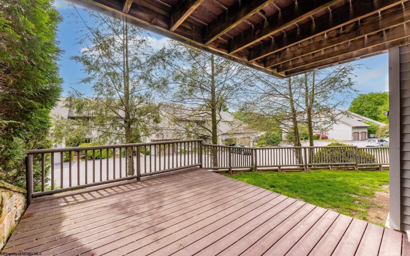 405 Lakeview Estates, Morgantown, West Virginia 26508, 2 Bedrooms Bedrooms, 7 Rooms Rooms,3 BathroomsBathrooms,Single Family Attached,For Sale,Lakeview,10160727