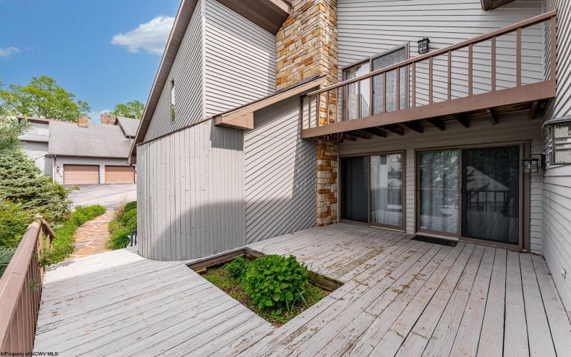 405 Lakeview Estates, Morgantown, West Virginia 26508, 2 Bedrooms Bedrooms, 7 Rooms Rooms,3 BathroomsBathrooms,Single Family Attached,For Sale,Lakeview,10160727