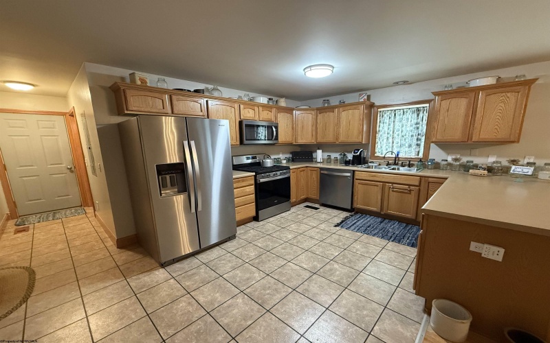 92 Tymber Creek Drive, Clarksburg, West Virginia 26301, 3 Bedrooms Bedrooms, 9 Rooms Rooms,2 BathroomsBathrooms,Single Family Detached,For Sale,Tymber Creek,10160740