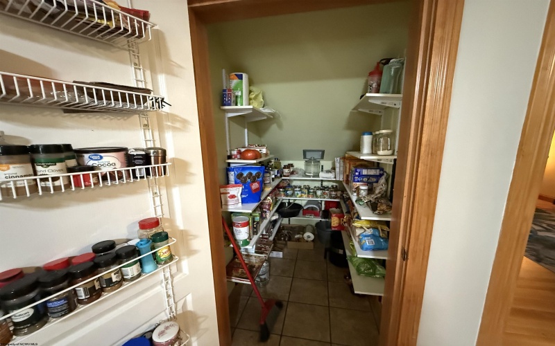 92 Tymber Creek Drive, Clarksburg, West Virginia 26301, 3 Bedrooms Bedrooms, 9 Rooms Rooms,2 BathroomsBathrooms,Single Family Detached,For Sale,Tymber Creek,10160740