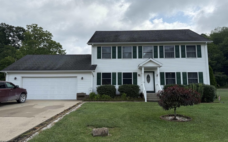 92 Tymber Creek Drive, Clarksburg, West Virginia 26301, 3 Bedrooms Bedrooms, 9 Rooms Rooms,2 BathroomsBathrooms,Single Family Detached,For Sale,Tymber Creek,10160740