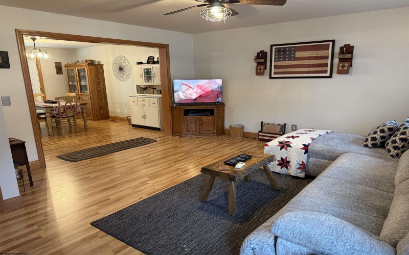 92 Tymber Creek Drive, Clarksburg, West Virginia 26301, 3 Bedrooms Bedrooms, 9 Rooms Rooms,2 BathroomsBathrooms,Single Family Detached,For Sale,Tymber Creek,10160740