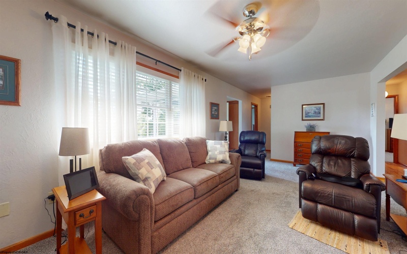 18 Nixon School Road, Fairmont, West Virginia 26554, 4 Bedrooms Bedrooms, 8 Rooms Rooms,1 BathroomBathrooms,Single Family Detached,For Sale,Nixon School,10160739