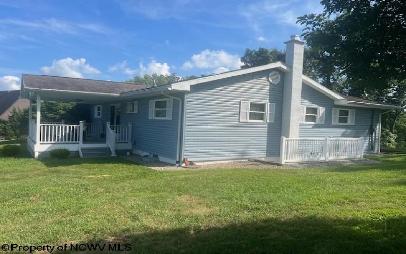 18 Nixon School Road, Fairmont, West Virginia 26554, 4 Bedrooms Bedrooms, 8 Rooms Rooms,1 BathroomBathrooms,Single Family Detached,For Sale,Nixon School,10160739