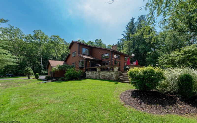 102 Country Club Court, Kingwood, West Virginia 26537, 3 Bedrooms Bedrooms, 10 Rooms Rooms,3 BathroomsBathrooms,Single Family Detached,For Sale,Country Club,10160734