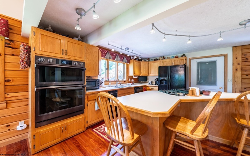 102 Country Club Court, Kingwood, West Virginia 26537, 3 Bedrooms Bedrooms, 10 Rooms Rooms,3 BathroomsBathrooms,Single Family Detached,For Sale,Country Club,10160734