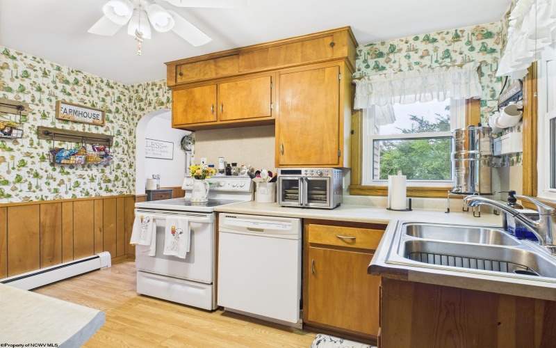 542 Brushy Fork Road, Bridgeport, West Virginia 26330, 3 Bedrooms Bedrooms, 8 Rooms Rooms,2 BathroomsBathrooms,Single Family Detached,For Sale,Brushy Fork,10160736