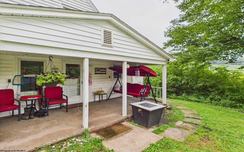 542 Brushy Fork Road, Bridgeport, West Virginia 26330, 3 Bedrooms Bedrooms, 8 Rooms Rooms,2 BathroomsBathrooms,Single Family Detached,For Sale,Brushy Fork,10160736