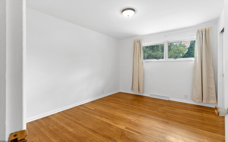 521 Woodhaven Drive, Morgantown, West Virginia 26505, 4 Bedrooms Bedrooms, 8 Rooms Rooms,3 BathroomsBathrooms,Residential Rentals,For Rent,Woodhaven,10160742