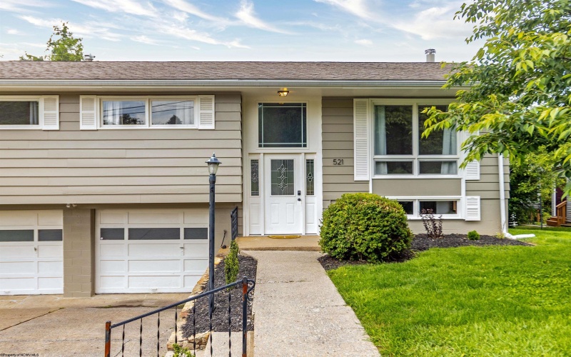 521 Woodhaven Drive, Morgantown, West Virginia 26505, 4 Bedrooms Bedrooms, 8 Rooms Rooms,3 BathroomsBathrooms,Residential Rentals,For Rent,Woodhaven,10160742