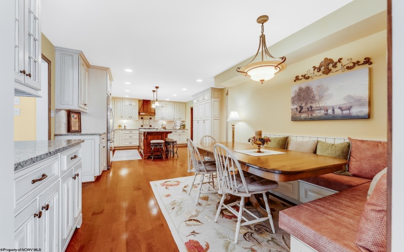 14 Greentree Drive, Morgantown, West Virginia 26508, 5 Bedrooms Bedrooms, 9 Rooms Rooms,2 BathroomsBathrooms,Single Family Detached,For Sale,Greentree,10160760