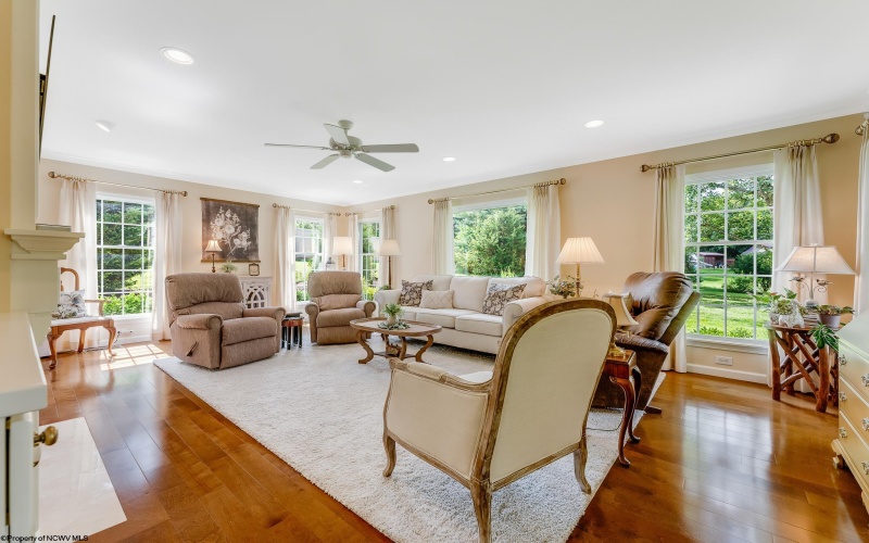 14 Greentree Drive, Morgantown, West Virginia 26508, 5 Bedrooms Bedrooms, 9 Rooms Rooms,2 BathroomsBathrooms,Single Family Detached,For Sale,Greentree,10160760