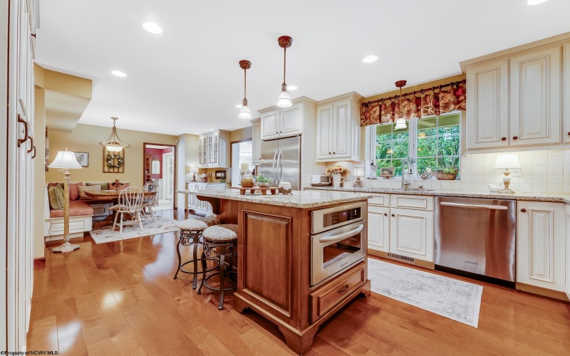14 Greentree Drive, Morgantown, West Virginia 26508, 5 Bedrooms Bedrooms, 9 Rooms Rooms,2 BathroomsBathrooms,Single Family Detached,For Sale,Greentree,10160760