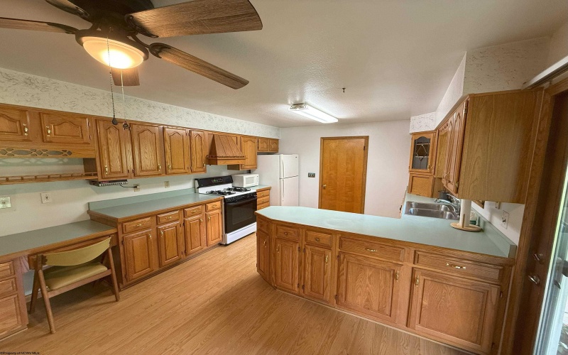 39 Barron Avenue, Elkins, West Virginia 26241, 3 Bedrooms Bedrooms, 6 Rooms Rooms,1 BathroomBathrooms,Single Family Detached,For Sale,Barron,10160752