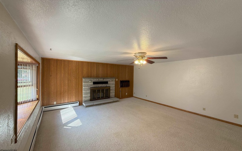 39 Barron Avenue, Elkins, West Virginia 26241, 3 Bedrooms Bedrooms, 6 Rooms Rooms,1 BathroomBathrooms,Single Family Detached,For Sale,Barron,10160752