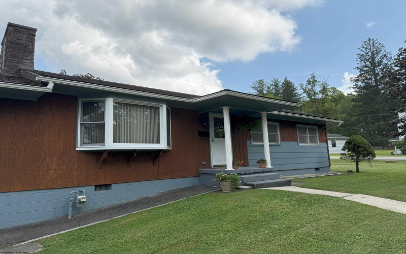 39 Barron Avenue, Elkins, West Virginia 26241, 3 Bedrooms Bedrooms, 6 Rooms Rooms,1 BathroomBathrooms,Single Family Detached,For Sale,Barron,10160752