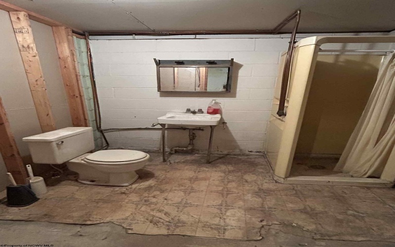 38 Upper Drive, Buckhannon, West Virginia 26201, 3 Bedrooms Bedrooms, 6 Rooms Rooms,2 BathroomsBathrooms,Single Family Detached,For Sale,Upper,10160744