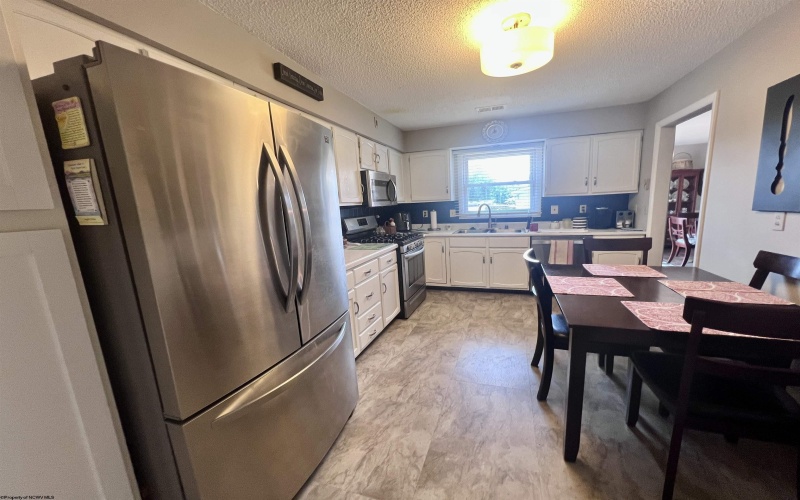 109 MountainView Drive, Elkins, West Virginia 26241, 3 Bedrooms Bedrooms, 10 Rooms Rooms,2 BathroomsBathrooms,Single Family Detached,For Sale,MountainView,10160763