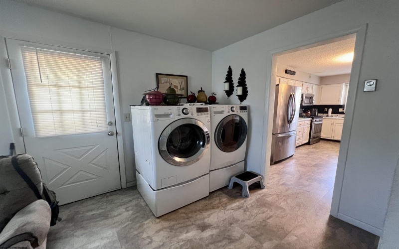 109 MountainView Drive, Elkins, West Virginia 26241, 3 Bedrooms Bedrooms, 10 Rooms Rooms,2 BathroomsBathrooms,Single Family Detached,For Sale,MountainView,10160763