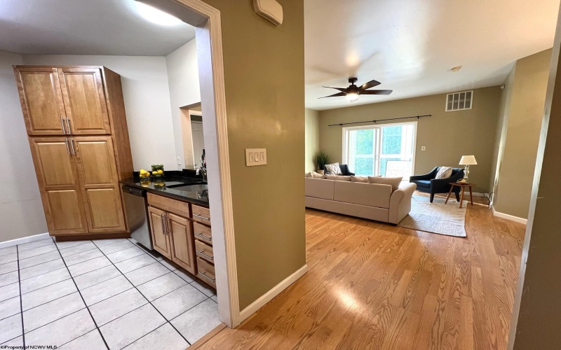 115 Fountain View Drive, Morgantown, West Virginia 26505, 2 Bedrooms Bedrooms, 5 Rooms Rooms,2 BathroomsBathrooms,Single Family Attached,For Sale,Fountain View,10159222