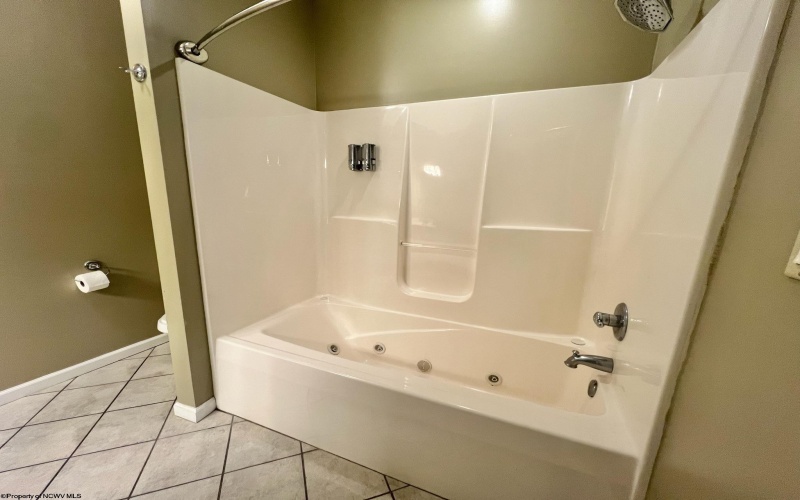 115 Fountain View Drive, Morgantown, West Virginia 26505, 2 Bedrooms Bedrooms, 5 Rooms Rooms,2 BathroomsBathrooms,Single Family Attached,For Sale,Fountain View,10159222