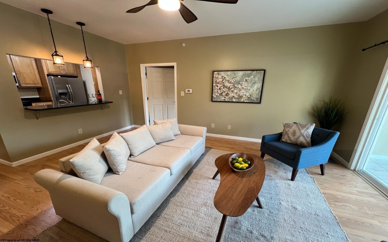 115 Fountain View Drive, Morgantown, West Virginia 26505, 2 Bedrooms Bedrooms, 5 Rooms Rooms,2 BathroomsBathrooms,Single Family Attached,For Sale,Fountain View,10159222