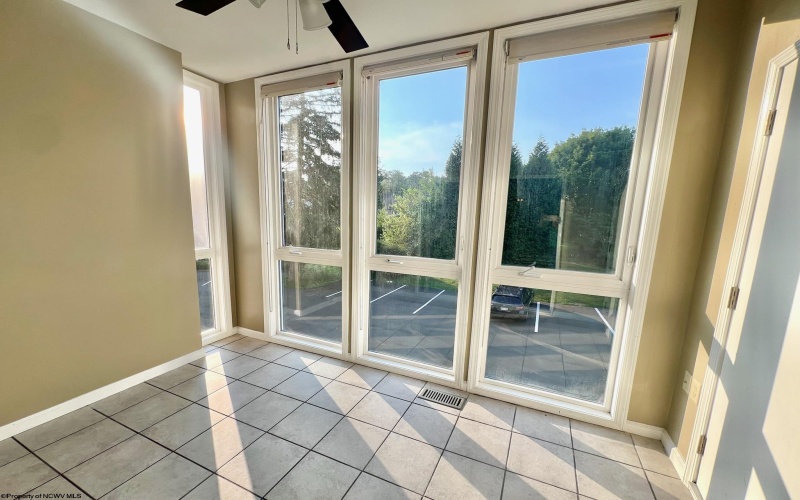 115 Fountain View Drive, Morgantown, West Virginia 26505, 2 Bedrooms Bedrooms, 5 Rooms Rooms,2 BathroomsBathrooms,Single Family Attached,For Sale,Fountain View,10159222