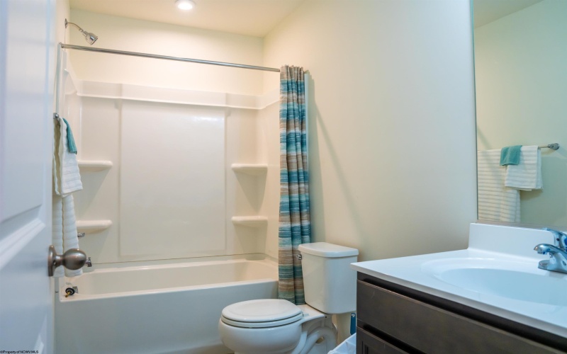 185 Eastview Way, Fairmont, West Virginia 26554, 3 Bedrooms Bedrooms, 6 Rooms Rooms,2 BathroomsBathrooms,Single Family Detached,For Sale,Eastview,10160762