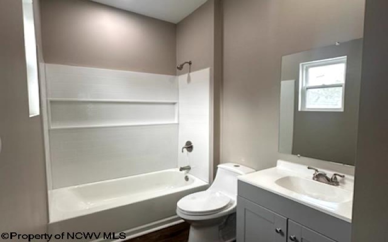 124 Park Boulevard, Clarksburg, West Virginia 26301, ,Multi-unit/income,For Sale,Park,10160769