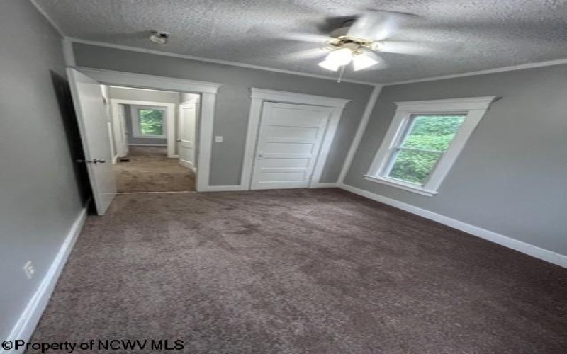 131 Park Boulevard, Clarksburg, West Virginia 26301, ,Multi-unit/income,For Sale,Park,10160770