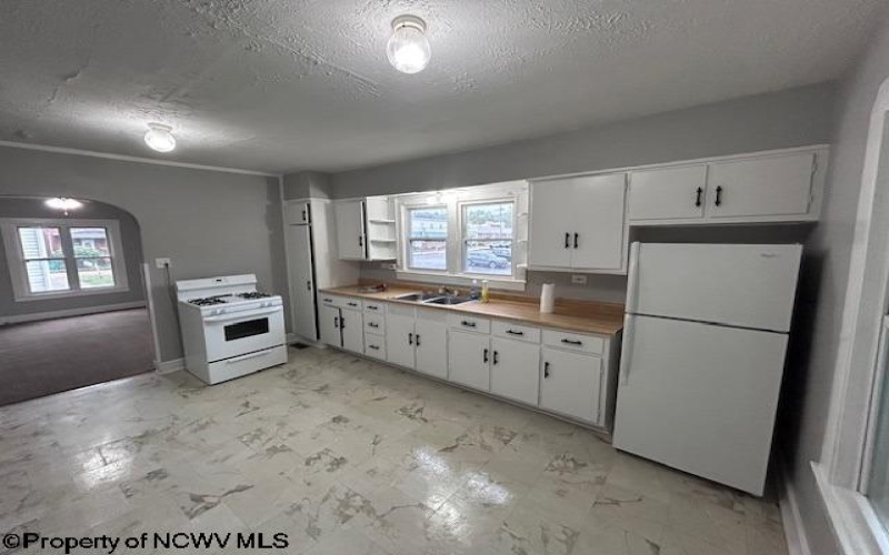 131 Park Boulevard, Clarksburg, West Virginia 26301, ,Multi-unit/income,For Sale,Park,10160770