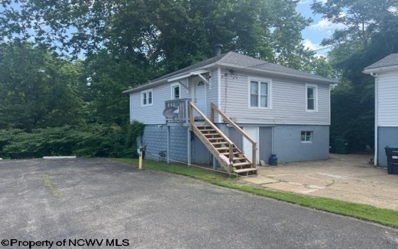 131 Park Boulevard, Clarksburg, West Virginia 26301, ,Multi-unit/income,For Sale,Park,10160770