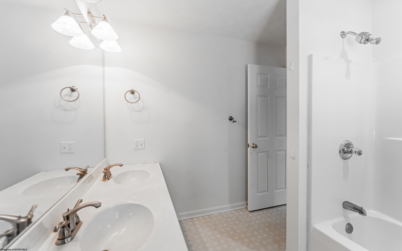 2062 Pinecrest Drive, Morgantown, West Virginia 26505, 4 Bedrooms Bedrooms, 9 Rooms Rooms,3 BathroomsBathrooms,Single Family Detached,For Sale,Pinecrest,10160765