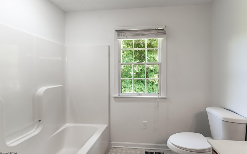 2062 Pinecrest Drive, Morgantown, West Virginia 26505, 4 Bedrooms Bedrooms, 9 Rooms Rooms,3 BathroomsBathrooms,Single Family Detached,For Sale,Pinecrest,10160765