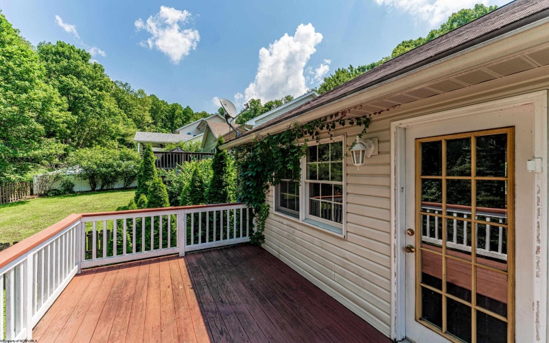 2062 Pinecrest Drive, Morgantown, West Virginia 26505, 4 Bedrooms Bedrooms, 9 Rooms Rooms,3 BathroomsBathrooms,Single Family Detached,For Sale,Pinecrest,10160765