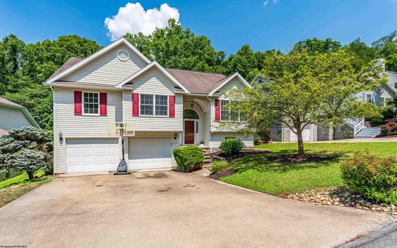 2062 Pinecrest Drive, Morgantown, West Virginia 26505, 4 Bedrooms Bedrooms, 9 Rooms Rooms,3 BathroomsBathrooms,Single Family Detached,For Sale,Pinecrest,10160765