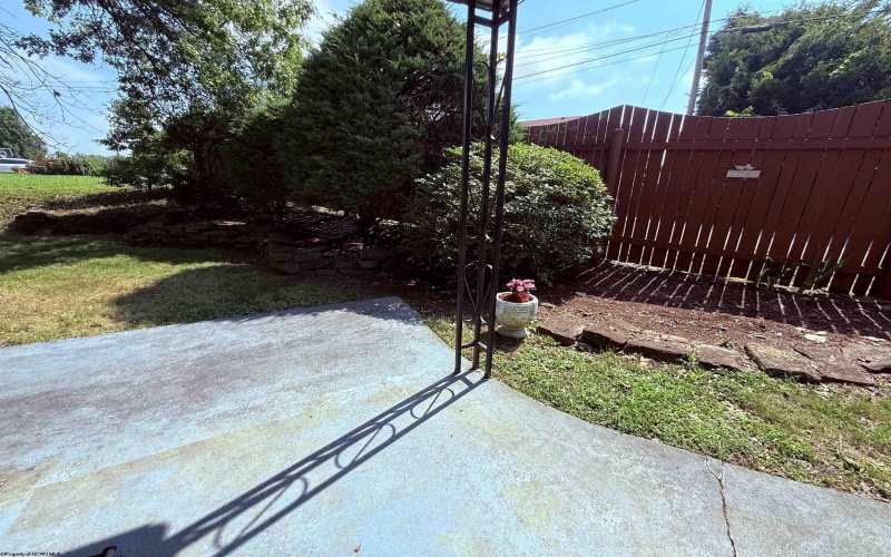 100 Shawnee Way, Clarksburg, West Virginia 26301, 3 Bedrooms Bedrooms, 7 Rooms Rooms,2 BathroomsBathrooms,Single Family Detached,For Sale,Shawnee,10160766