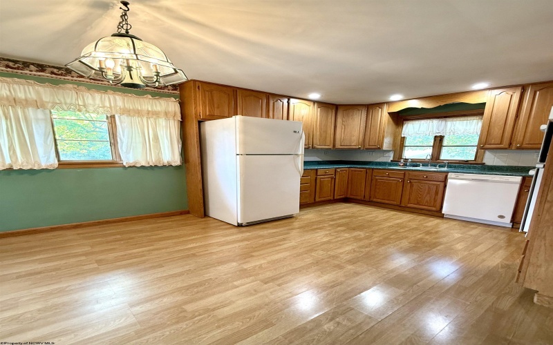 100 Shawnee Way, Clarksburg, West Virginia 26301, 3 Bedrooms Bedrooms, 7 Rooms Rooms,2 BathroomsBathrooms,Single Family Detached,For Sale,Shawnee,10160766