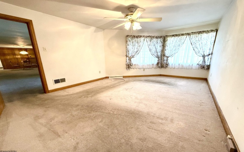 100 Shawnee Way, Clarksburg, West Virginia 26301, 3 Bedrooms Bedrooms, 7 Rooms Rooms,2 BathroomsBathrooms,Single Family Detached,For Sale,Shawnee,10160766