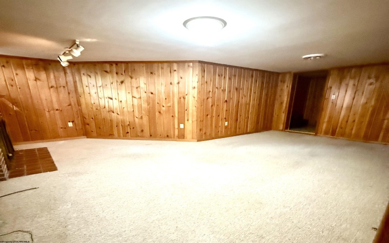 100 Shawnee Way, Clarksburg, West Virginia 26301, 3 Bedrooms Bedrooms, 7 Rooms Rooms,2 BathroomsBathrooms,Single Family Detached,For Sale,Shawnee,10160766