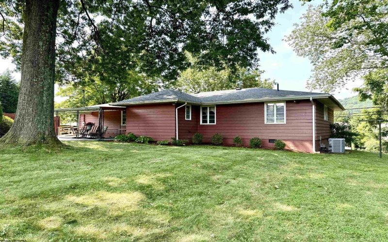 100 Shawnee Way, Clarksburg, West Virginia 26301, 3 Bedrooms Bedrooms, 7 Rooms Rooms,2 BathroomsBathrooms,Single Family Detached,For Sale,Shawnee,10160766