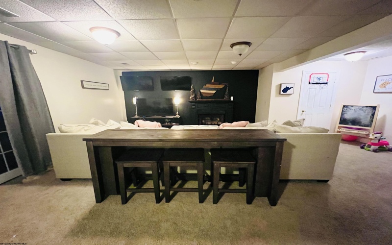 1 Lafollette Drive, Morgantown, West Virginia 26508, 2 Bedrooms Bedrooms, 6 Rooms Rooms,2 BathroomsBathrooms,Single Family Detached,For Sale,Lafollette,10160768