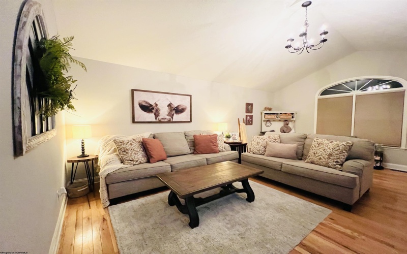 1 Lafollette Drive, Morgantown, West Virginia 26508, 2 Bedrooms Bedrooms, 6 Rooms Rooms,2 BathroomsBathrooms,Single Family Detached,For Sale,Lafollette,10160768