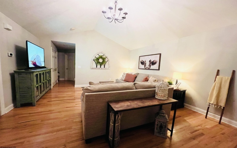 1 Lafollette Drive, Morgantown, West Virginia 26508, 2 Bedrooms Bedrooms, 6 Rooms Rooms,2 BathroomsBathrooms,Single Family Detached,For Sale,Lafollette,10160768