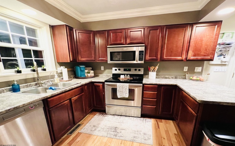 1 Lafollette Drive, Morgantown, West Virginia 26508, 2 Bedrooms Bedrooms, 6 Rooms Rooms,2 BathroomsBathrooms,Single Family Detached,For Sale,Lafollette,10160768