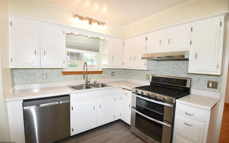 144 Seneca Drive, Clarksburg, West Virginia 26301, 3 Bedrooms Bedrooms, 6 Rooms Rooms,2 BathroomsBathrooms,Single Family Detached,For Sale,Seneca,10160771