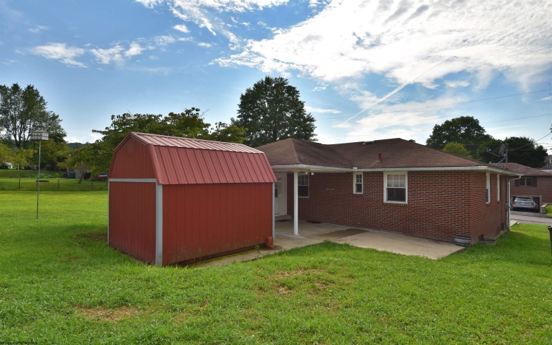 144 Seneca Drive, Clarksburg, West Virginia 26301, 3 Bedrooms Bedrooms, 6 Rooms Rooms,2 BathroomsBathrooms,Single Family Detached,For Sale,Seneca,10160771