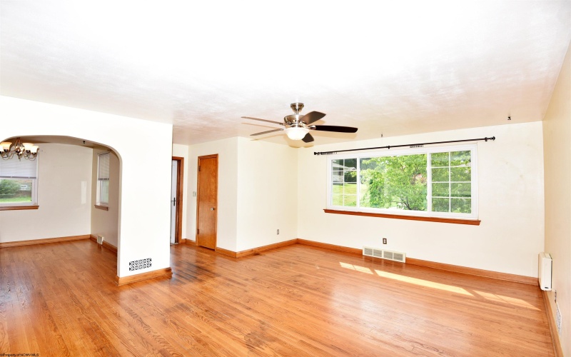 144 Seneca Drive, Clarksburg, West Virginia 26301, 3 Bedrooms Bedrooms, 6 Rooms Rooms,2 BathroomsBathrooms,Single Family Detached,For Sale,Seneca,10160771