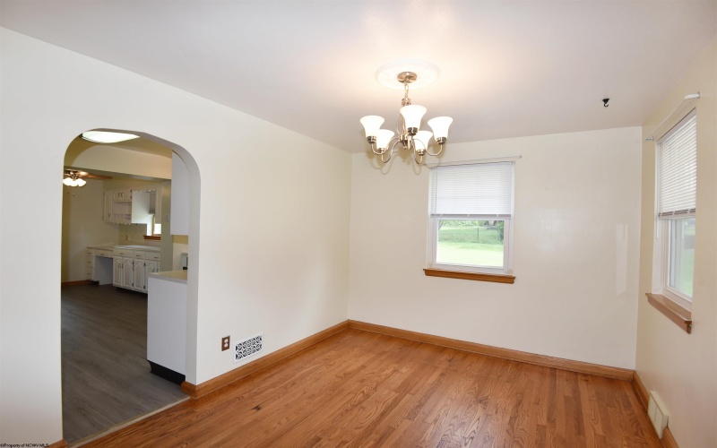 144 Seneca Drive, Clarksburg, West Virginia 26301, 3 Bedrooms Bedrooms, 6 Rooms Rooms,2 BathroomsBathrooms,Single Family Detached,For Sale,Seneca,10160771